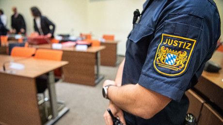 "Sie sollten sich schämen!" – Münchner Richter hält syrischer Familie Standpauke