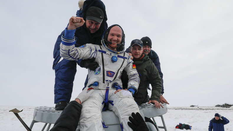 Alexander Gerst und Raumfahrerkollegen wohlbehalten gelandet