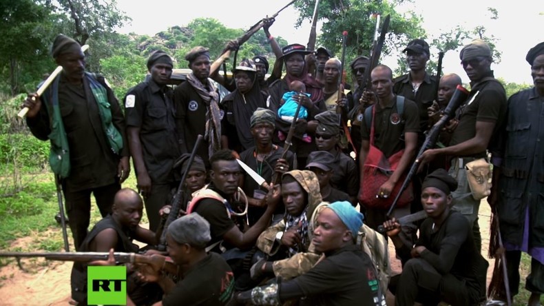 Die Jagd auf Boko Haram: Wie Nigerias Bürgerwehr die Terroristen bekämpft (Video-Reportage)