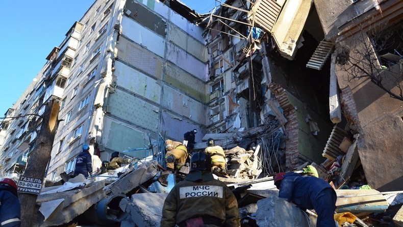 Rettungskräfte unterbrechen Bergungsoperation in Magnitogorsk: Einsturzgefahr nach Gasexplosion