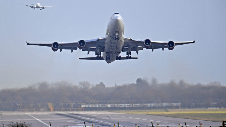Militärausrüstung zur Drohnenabwehr am Flughafen Gatwick entfernt – Täter weiterhin unbekannt