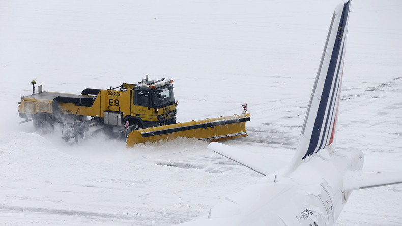 120 Flüge fallen in München wegen Schnee aus