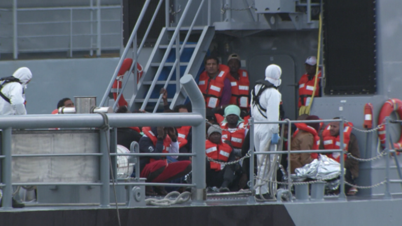 Malta: Schiff mit Migranten legt an – Diese werden dann auf EU-Länder verteilt 