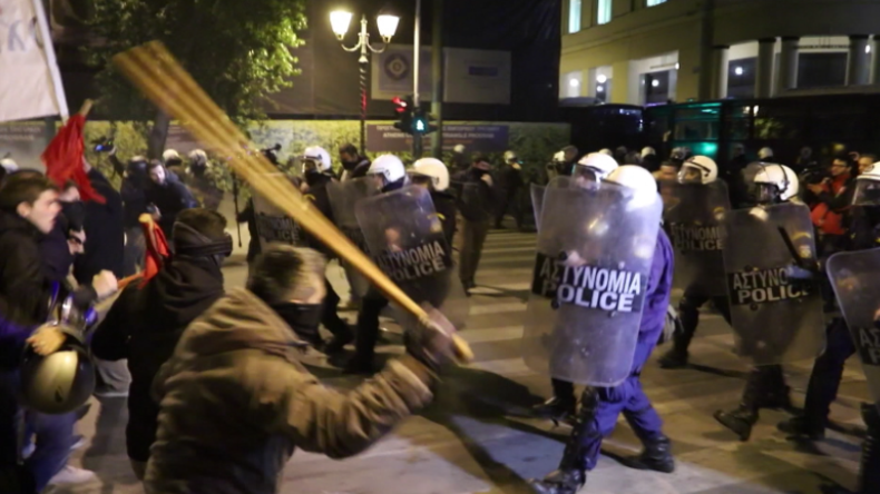 Polizei setzt Tränengas ein – Hunderte Linke protestieren gegen Merkel-Besuch in Athen