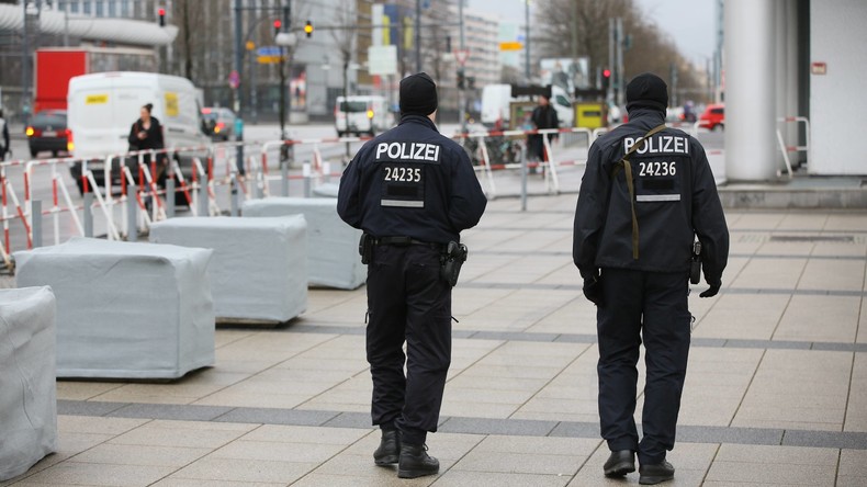 Berlin: Betrüger gaben sich als Polizisten aus – 65.000 Euro beschlagnahmt
