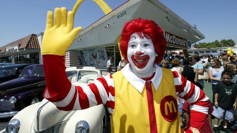 McJesus: Israelische Christen lehnen sich gegen Museumsskulptur des gekreuzigten Ronald McDonald auf