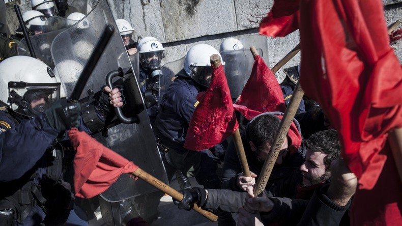 Athen: Massive Zusammenstöße zwischen Polizei und demonstrierenden Lehrern