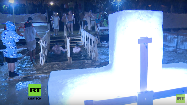 RT-Deutsch-Spezial: Sprung ins kalte Wasser – Moskau feiert Epiphanie mit traditionellem Eisbaden