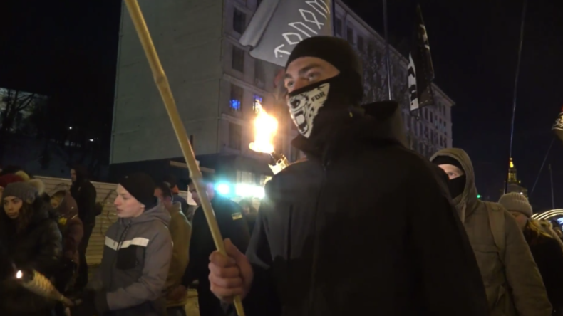 Ukraine: Neonazi-Fackelzug zum Jahrestag der Eskalation am Maidan 2014