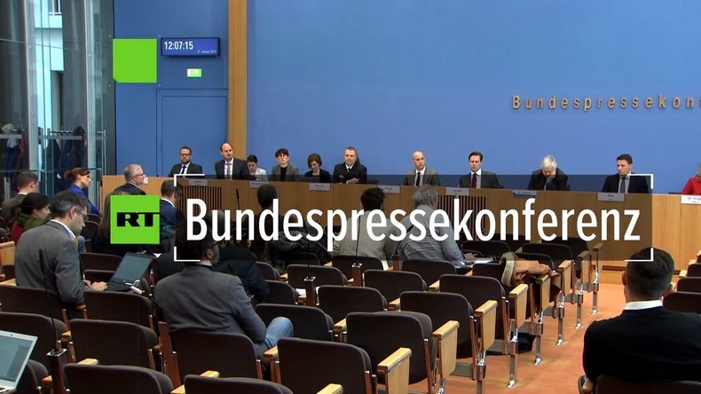 Bundespressekonferenz: Wieso hielt Merkel-Regierung den Aachener Vertrag als Verschlusssache zurück?