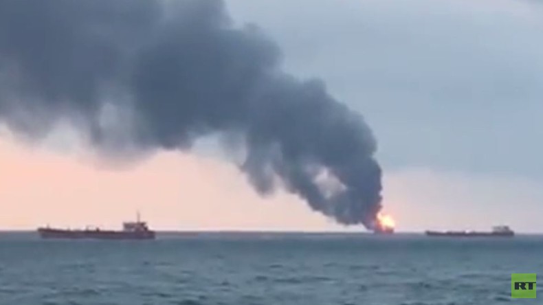 Brennende Frachtschiffe an Straße von Kertsch: 12 Gerettete und 10 Todesopfer