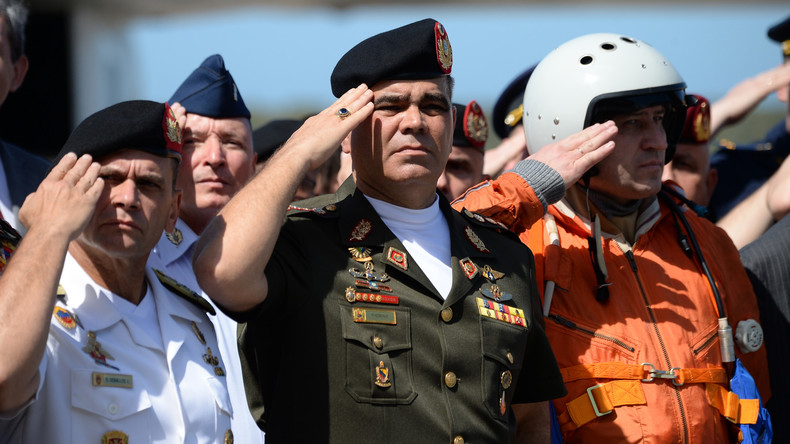 Venezolanische Armee stellt sich gegen US-unterstützten Putsch und hält zu Maduro