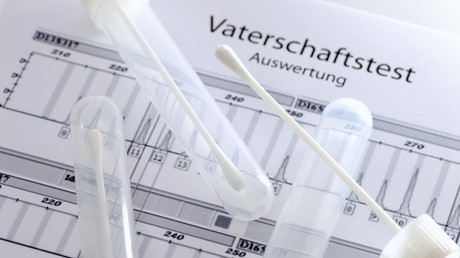 Dreifacher Vater erfährt nach Jahren, dass er zeugungsunfähig ist – 277.000 Euro Strafe für Ex-Frau