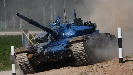 Panzerbiathlon nun auch für Damen erlaubt: Russische Kandidatinnen trainieren schon