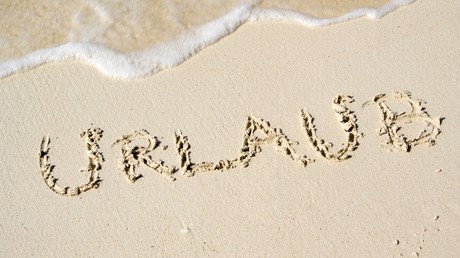 Bundesarbeitsgericht: Tod im laufenden Arbeitsvertrag - Urlaub geht auf Erben über