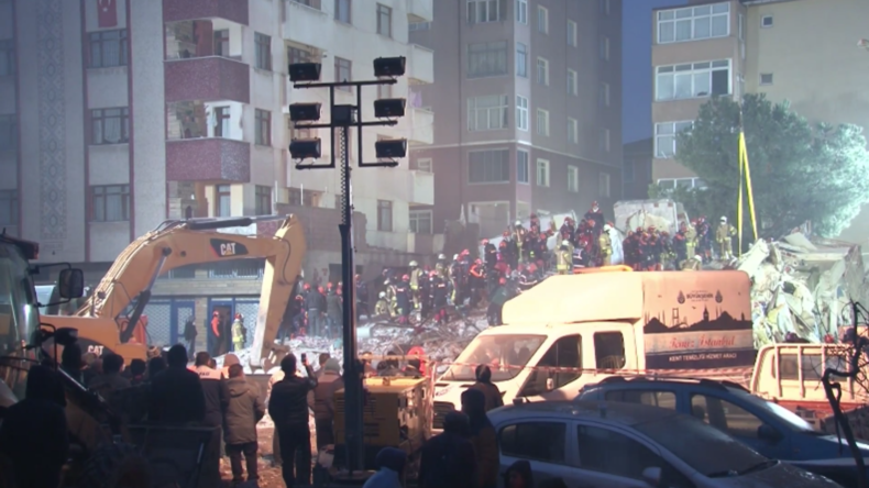 Türkei: Überwachungskamera erfasst Moment des tödlichen Hauseinsturzes in Istanbul