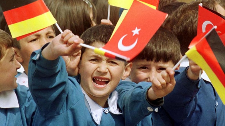 NRW: Sollen Kinder Türkisch statt Englisch in der Grundschule lernen?