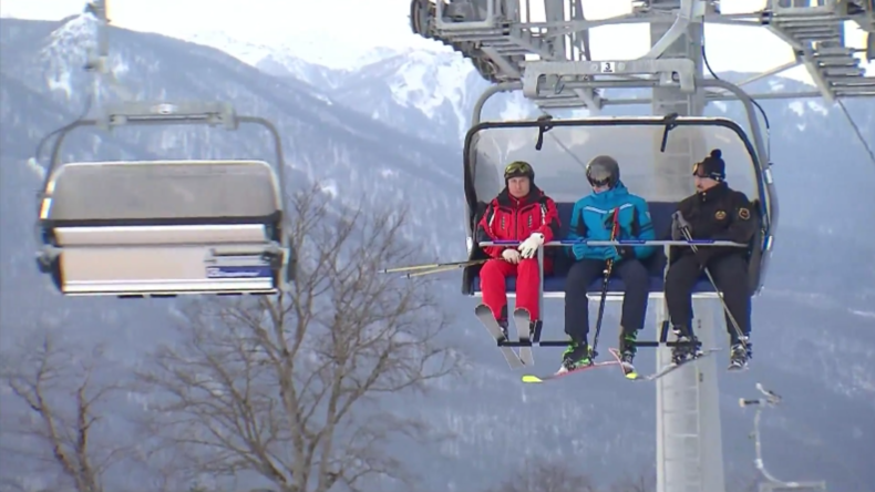 Sotschi: Putin und Lukaschenko gehen gemeinsam eine Runde Skilaufen