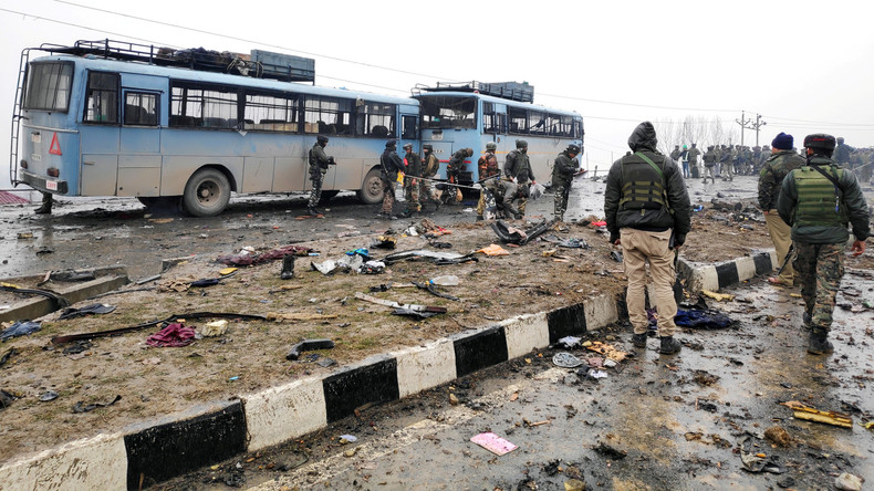 Anschlag auf indische Sicherheitskräfte in Kaschmir: mindestens 40 Tote 