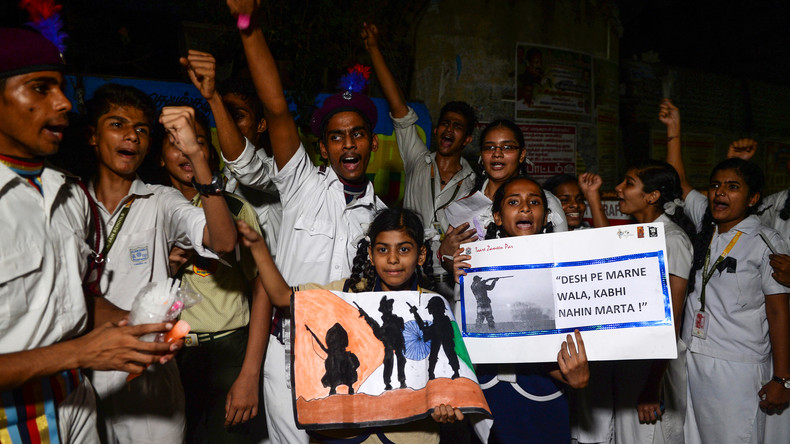 Nach Anschlag in Kaschmir: Inder fordern Vergeltung gegen Pakistan