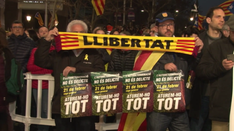 Spanien: Tausende bei Kundgebung in Barcelona - Zusammenstöße in Madrid