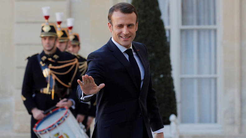 Macron gratuliert sich selbst zum Verbleib von US-Truppen in Syrien