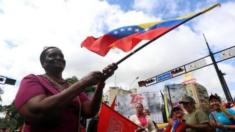 LIVE aus Caracas: Massendemo zur Unterstützung von Maduro und Erinnerung an Caracazo-Massaker