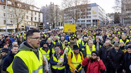 LIVE: Gelbwesten-Demonstration gegen Dieselfahrverbot in Stuttgart