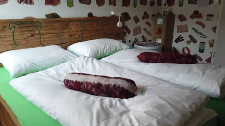 "Welches Zimmer? Ist Wurscht!" – Erstes "Wurst-Hotel" eröffnet in Süddeutschland