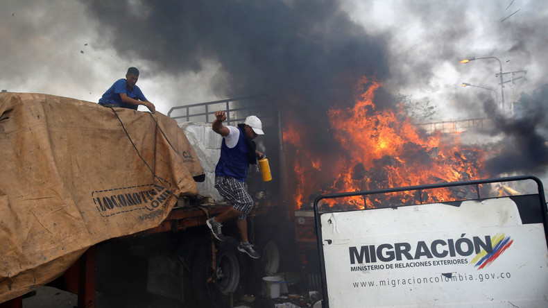 Mainstream räumt ein: US-Hilfslieferung für Venezuela von Oppositionellen angezündet