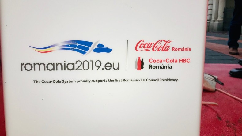 Die rumänische EU-Ratspräsidentschaft wird Ihnen präsentiert von: Coca-Cola