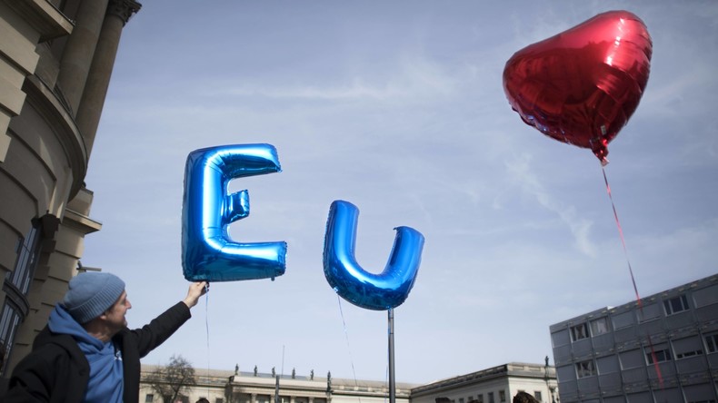 Zum Tag des Glücks: Deutsche am zufriedensten mit EU 
