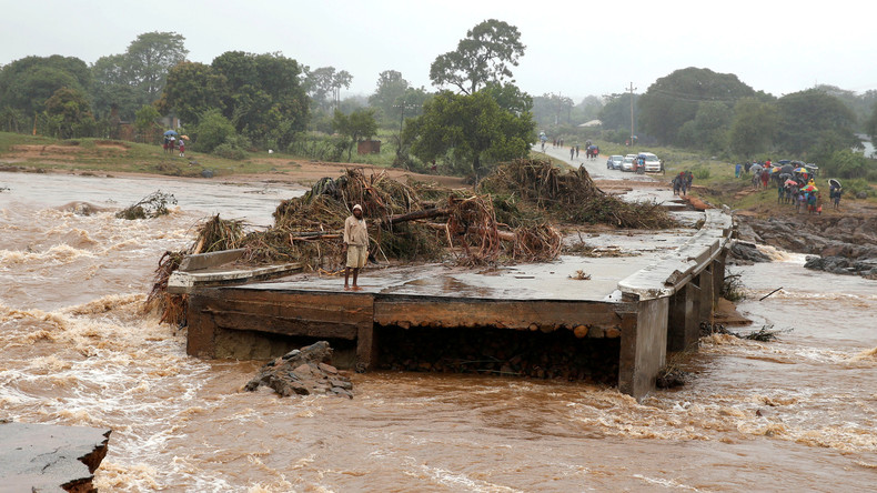 Simbabwische Behörden befürchten Dammbruch nach "Idai"-Fluten