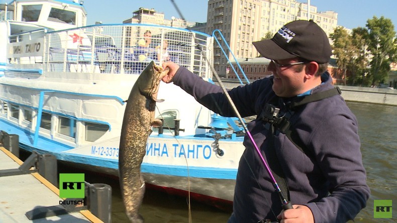 Zwischen Kremltür und Angelhaken: Streetfishing in Moskau