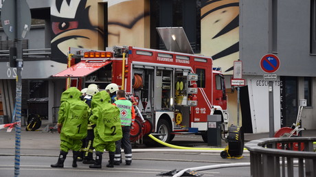 Verletzte nach Ammoniak-Austritt an Eisstadion - Schule evakuiert