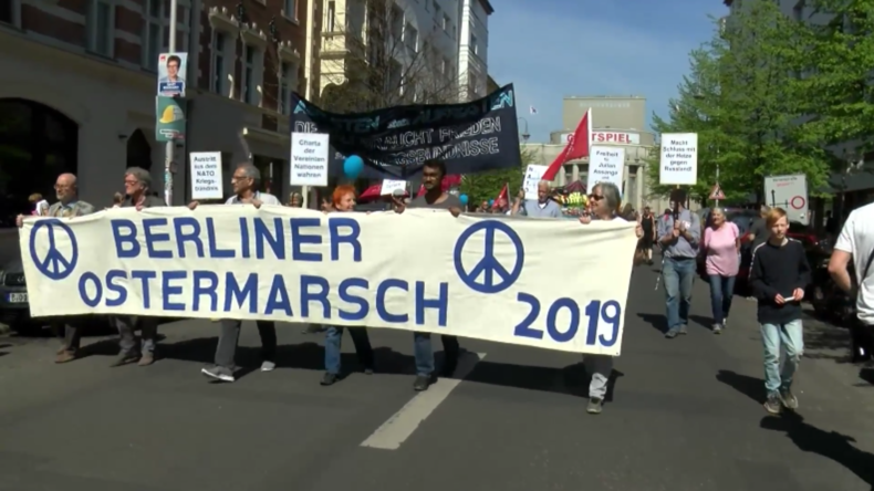Deutschland: Berliner nehmen am Ostermarsch gegen Atomwaffen und die NATO teil