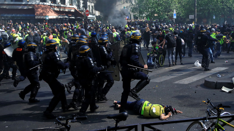 Polizeigewalt eskaliert: Gelbwestenproteste gehen in die 23. Woche (Videos)