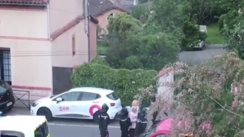 Toulouse: Bewaffneter mit "Gelbwesten-Verbindung" nimmt vier Frauen als Geiseln