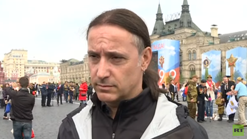 "Opfer haben längeres Gedächtnis als Täter": Alexander Neu auf Moskauer Siegesparade (Video)