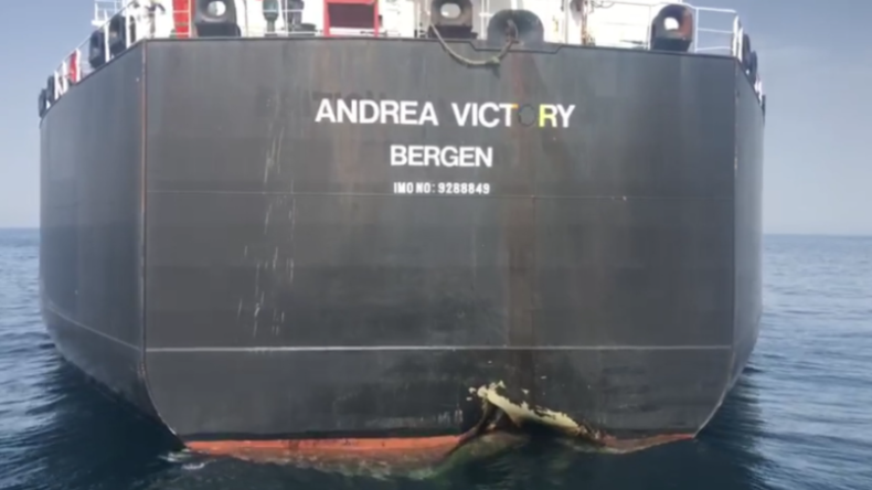 RT-Reporter filmt Schäden an vermeintlich sabotierten Handelsschiffen im Hafen von Fudschaira 
