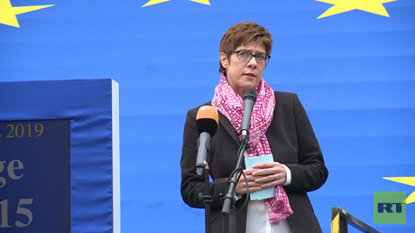 Täuschend echt - Das Bemühen der CDU, Interesse an den EU-Wahlen zu wecken (Video)