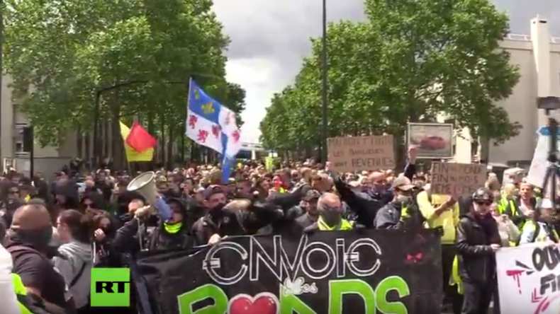 LIVE: Vororte von Paris – Gelbwesten demonstrieren zum 30. Mal in Folge