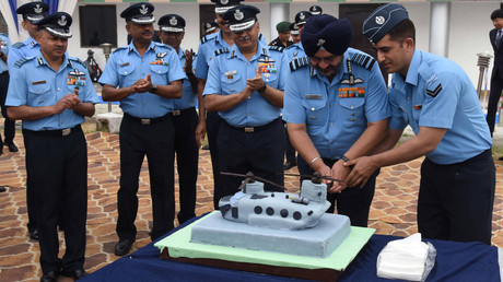 Militärische Aufrüstung: Indiens geopolitische Herausforderung