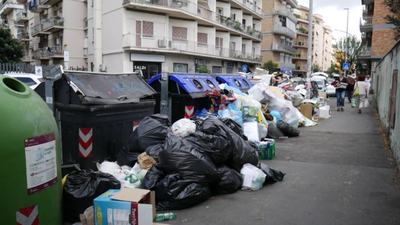 Italien: Einheimische äußern sich zur verschärften Müllkrise in Rom