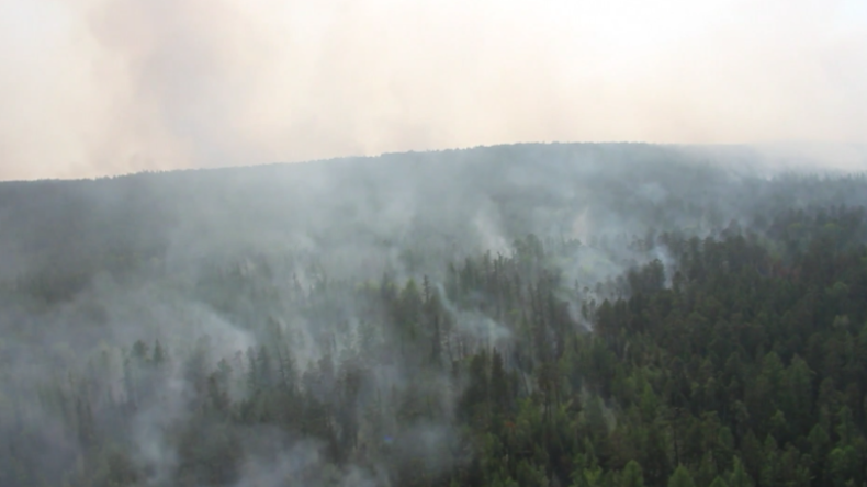 Russland versucht mit Flugzeugen, gegen massive sibirische Waldbrände anzukämpfen
