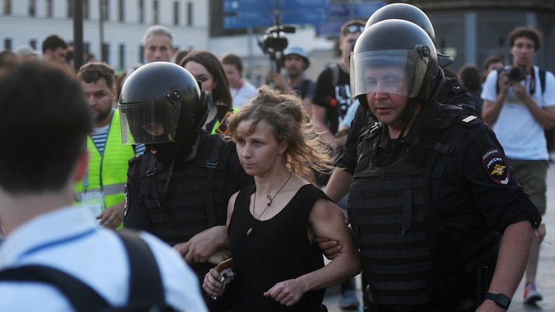 Umfrage: Fast 70 Prozent der Russen für staatliche Bekämpfung unautorisierter Straßenproteste