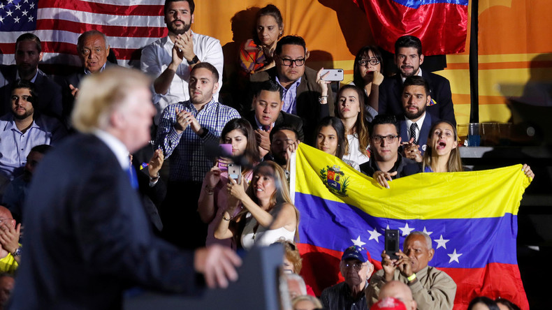 "Verhindert, dass irgendetwas reinkommt": Donald Trump zog Blockade Venezuelas in Betracht