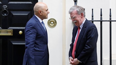 John Bolton: EU-Eliten behandeln Wähler wie Bauern