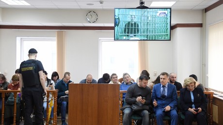 Nach Protestwelle: Russischer Schauspieler Pawel Ustinow kommt auf freien Fuß