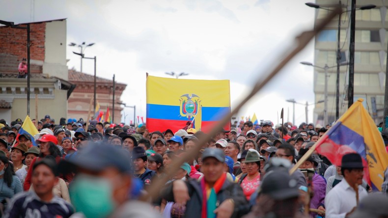 Ecuador: Proteste reißen nicht ab, Regierung aus Hauptstadt geflohen (Video)